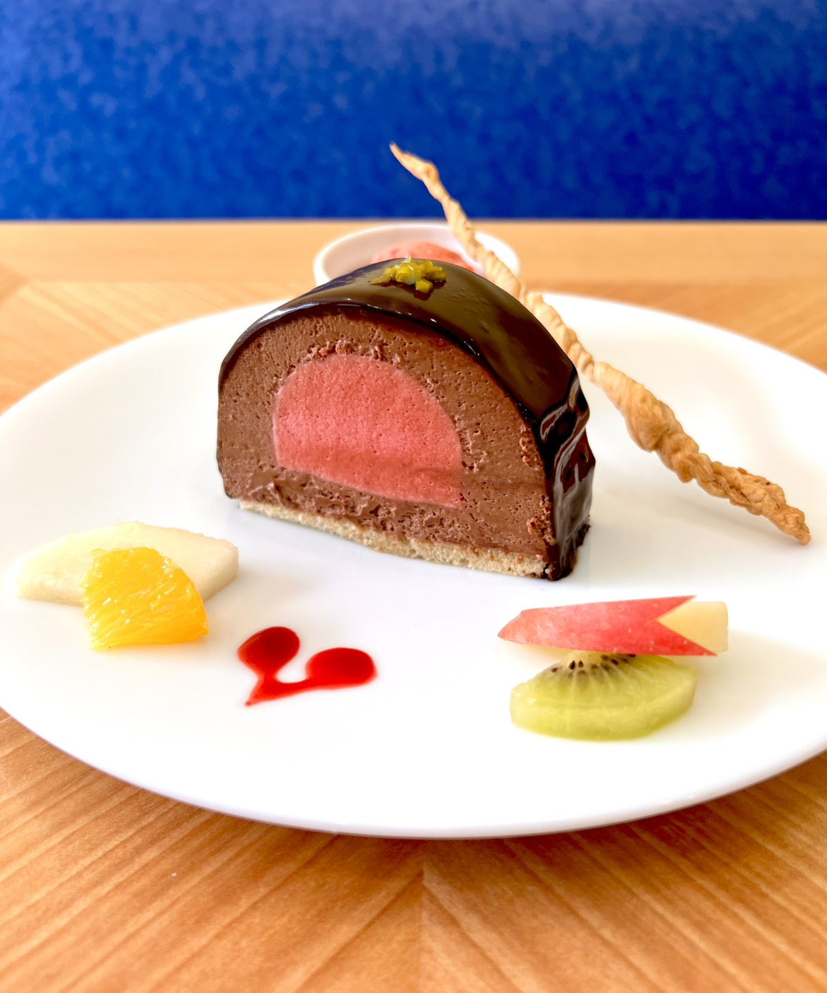 木苺とチョコレートのムースケーキ